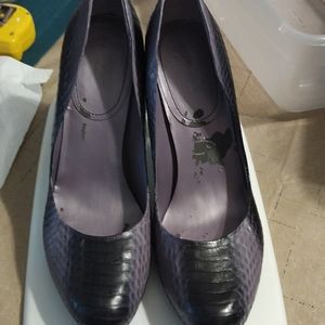 Women's dressy shoes